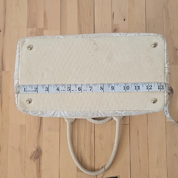 Elegant Cream Floral Tote Bag - Picture 9 of 12